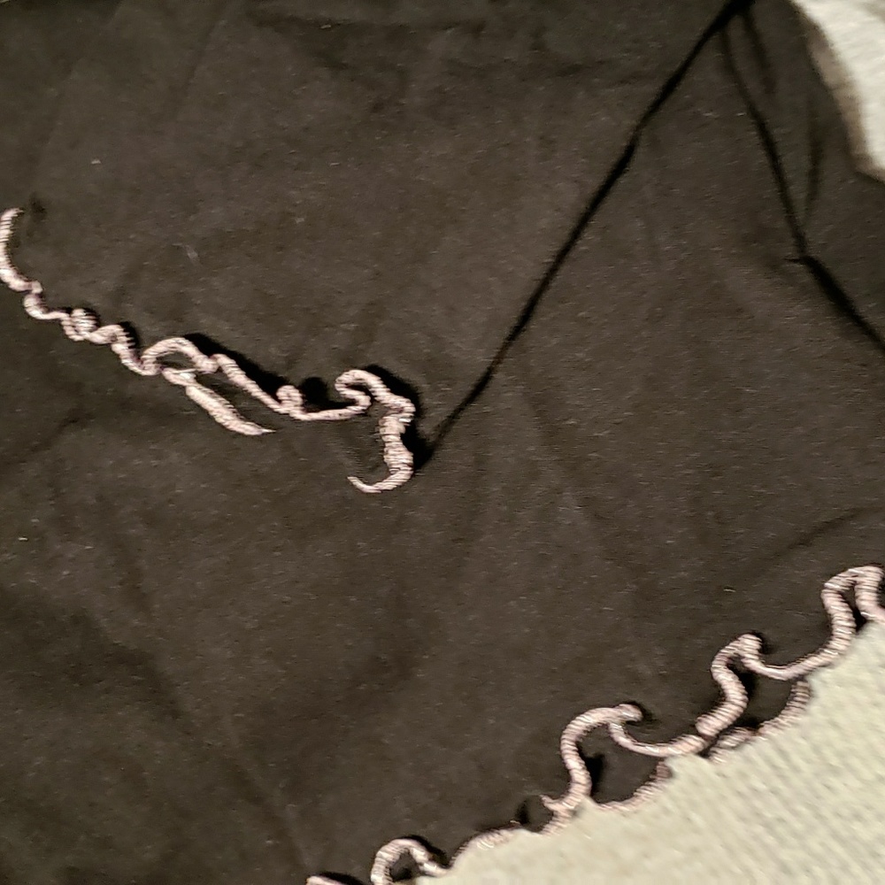 Victoria's secret long sleeve shirt says love - Picture 4 of 8